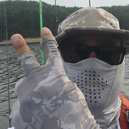 The Shelta Sun Gloves in Palm Green