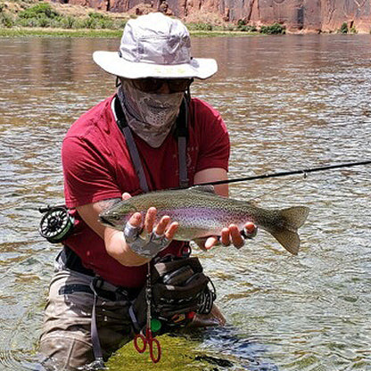 The Shelta Sun Gloves in Palm Green