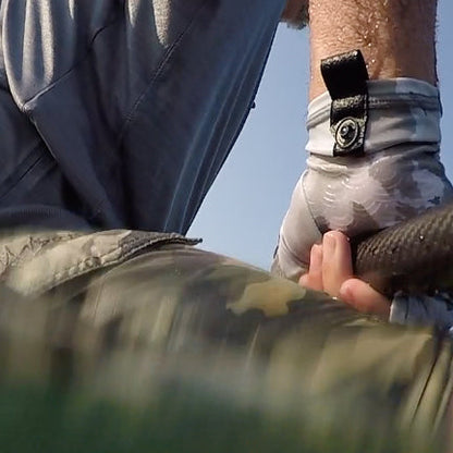 The Shelta Sun Gloves in Palm Green